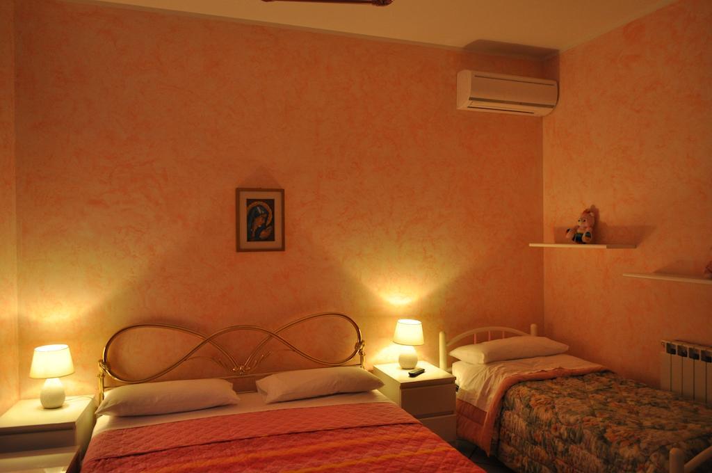B&B Villa Dagala ซานตา เวเนรินา ห้อง รูปภาพ